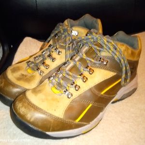 New Balance Trail Hiking Boots Womens Size 9